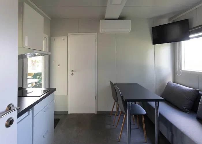 مكان تخييم Mirabella زاماردي